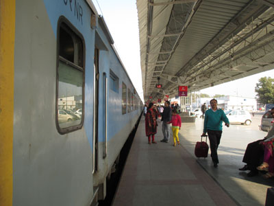 インド・列車への投石