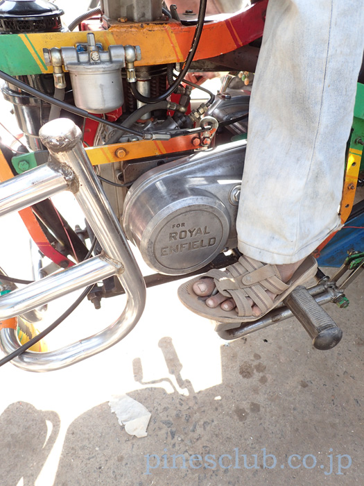 インドのバイク型三輪トラックのエンジン