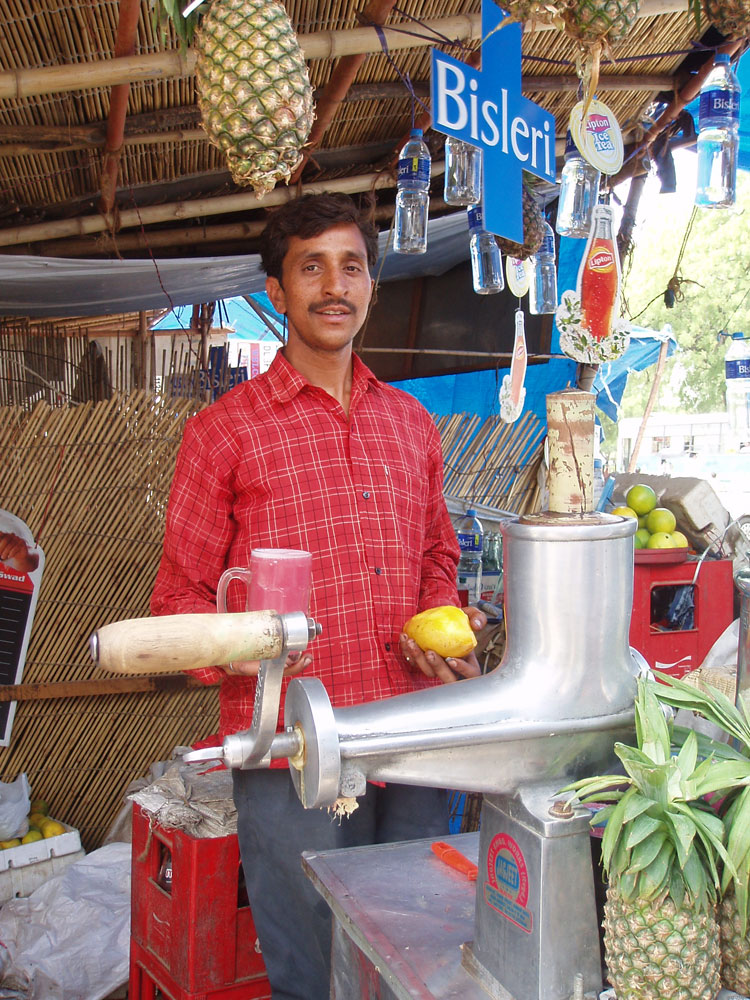 インドの生搾りジュース屋