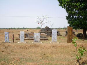 インド、先住民族の墓