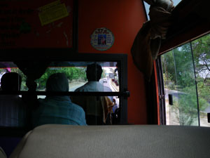 インドの乗り合いバス