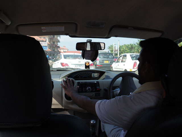 南インド、ケララ州、コーチン空港のプリペイドタクシー