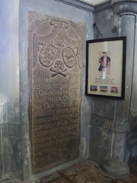 南インド、ケララ州、フォートコーチンの聖フランシス教会にあるヴァスコ・ダ・ガマの石碑