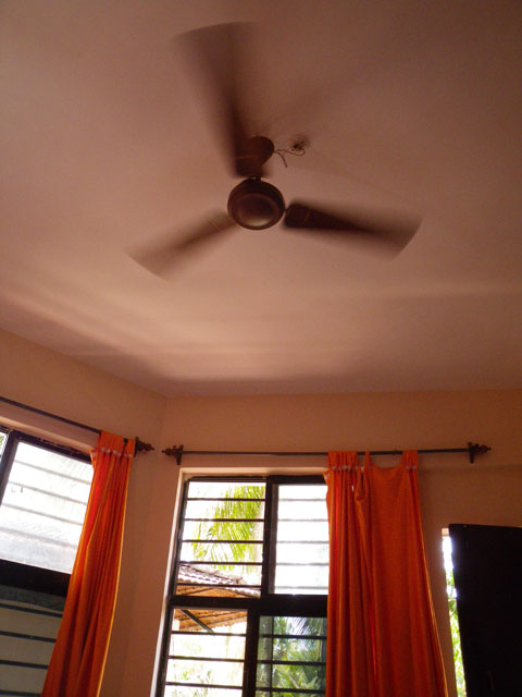 インドのホテルの天井扇風機