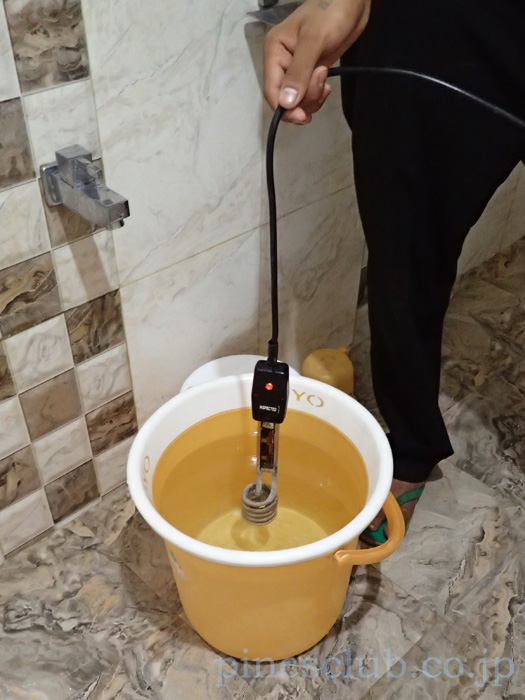 インド・ディウのゴールデンゲストハウスの湯沸かしシステム