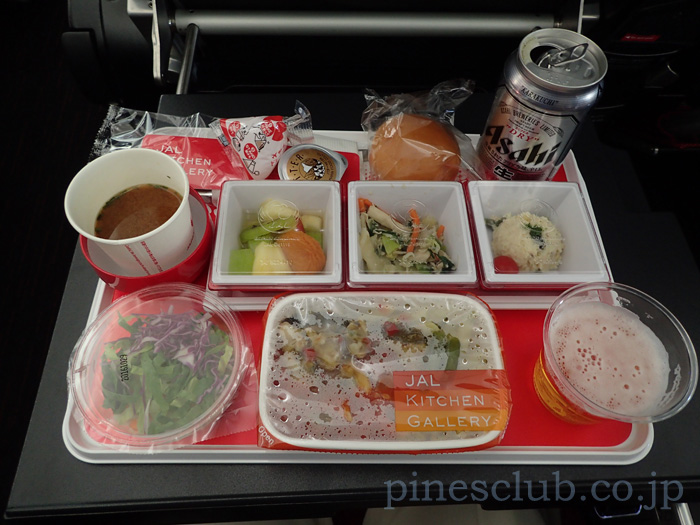 日本航空デリー便、プレミアム・エコノミーの機内食