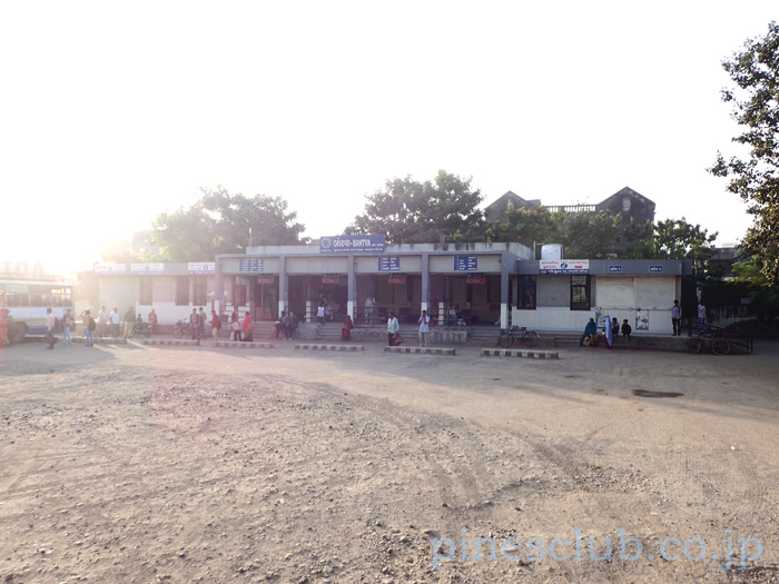 インド、グジャラート州バントヴァのバススタンド